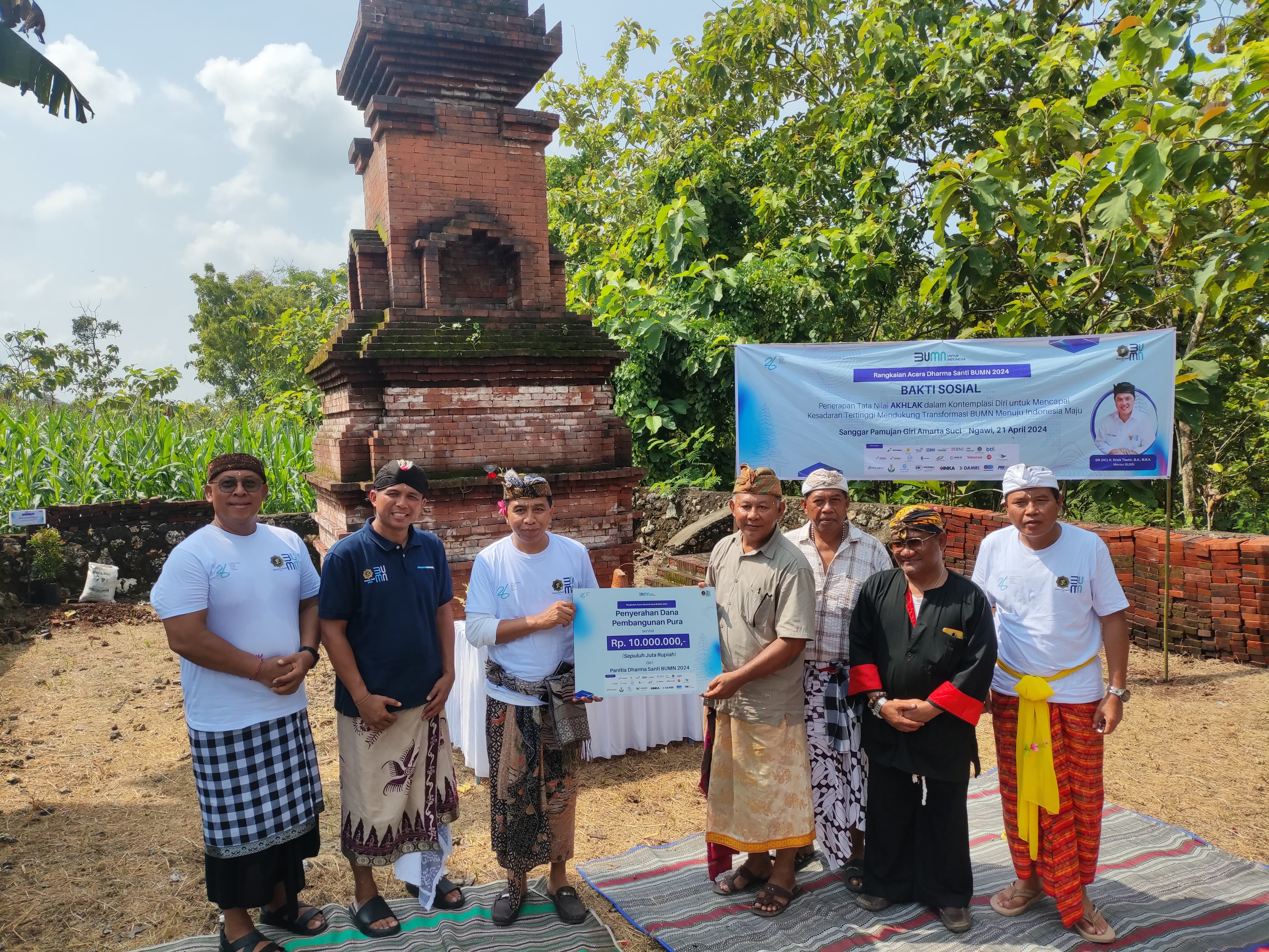 INKA Turut Memeriahkan Rangkaian Acara Dharma Santi BUMN 2024 di Kabupaten Ngawi