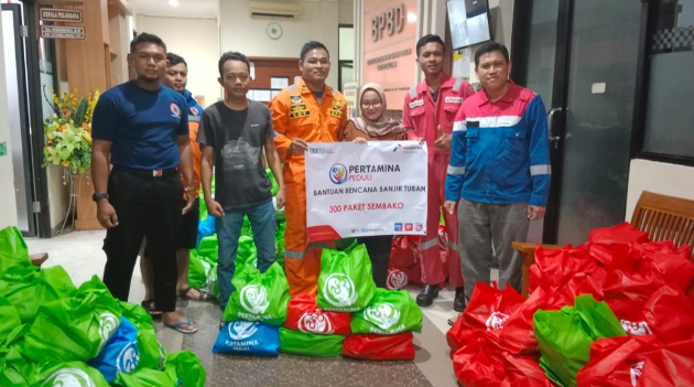 Tanggap Bencana Banjir Kabupaten Tuban, Pertamina Peduli Serahkan Bantuan Kepada Masyarakat Terdampak