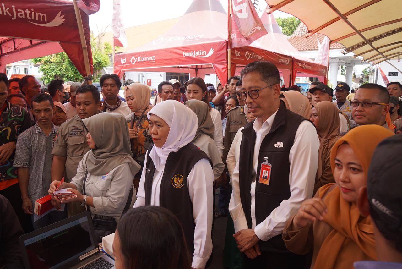 Bank Jatim Dukung Pemprov Jawa Timur dengan Bansos untuk Kemiskinan Ekstrem